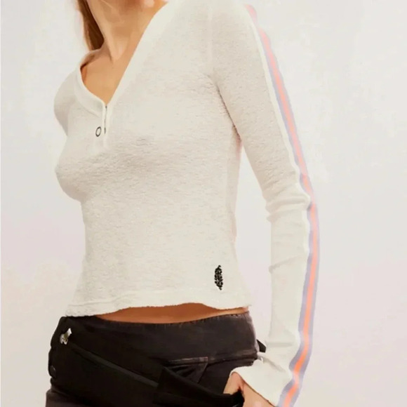 🍀 FREE PEOPLE NWT RECOVERY LAYER SIZE LARGE - Picture 2 of 9